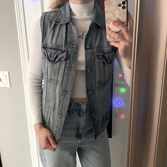 Levi’s Jean jacket vest - Picture 1 of 5